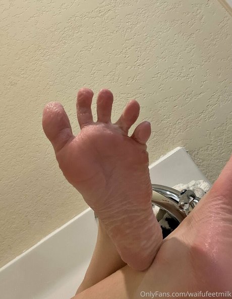 WaifuFeetMilk star sexy pic