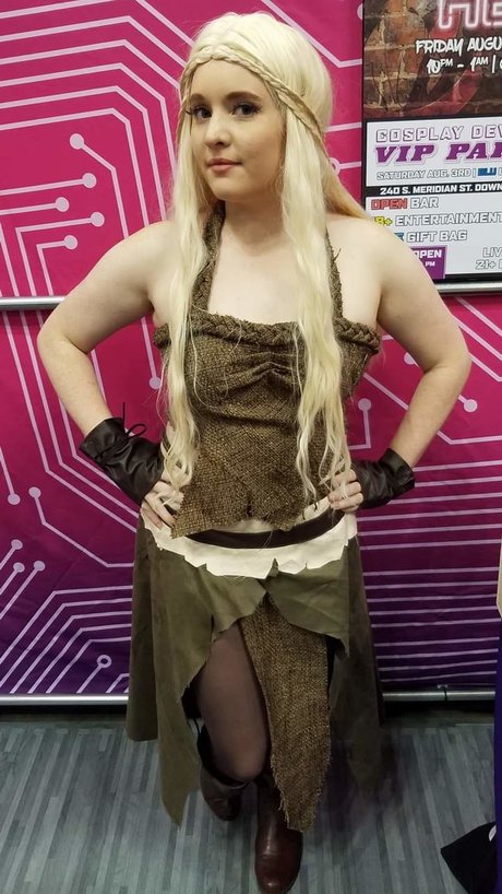 FoxyCosplay pornstar nude img