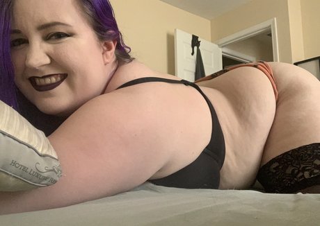 TemptyVA xxx model photos