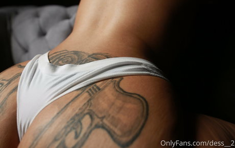 Dess__2 hot model pic