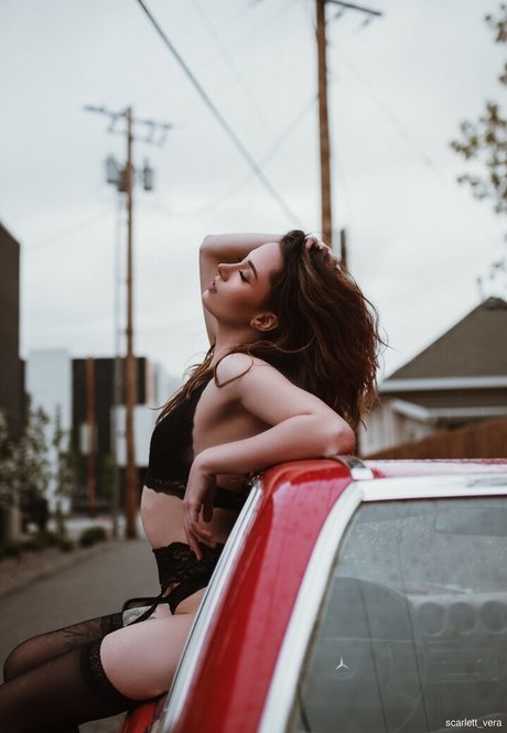 scarlett vera Best Profile Photo