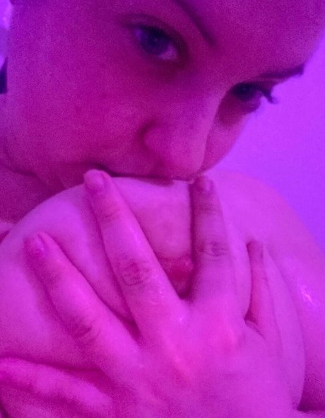 Novacurves actress gallery