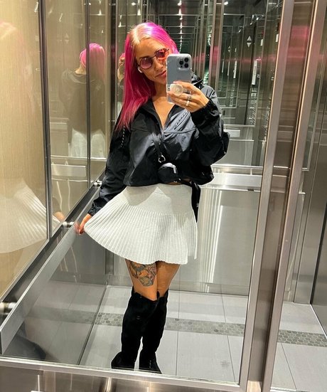 blonde famous onlyfans nice archive