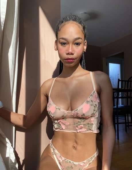 Crackn Freckles xxx actress pics