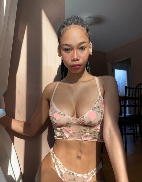 Crackn Freckles star adult picture