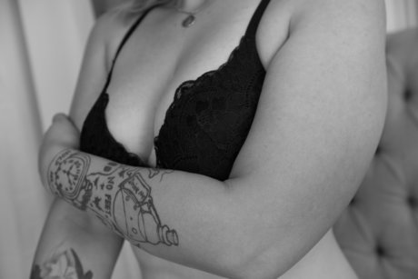 Nita Frey star exclusive photo