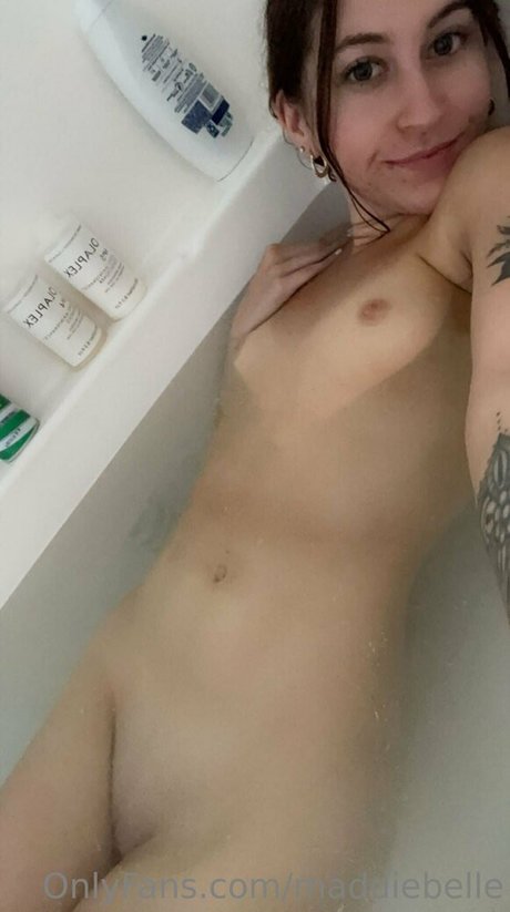 Maddiebelle model erotic images