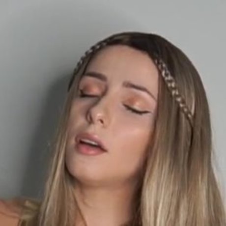 Bee elina pornstar sexy pictures