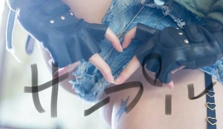 Noraneko model naked photo