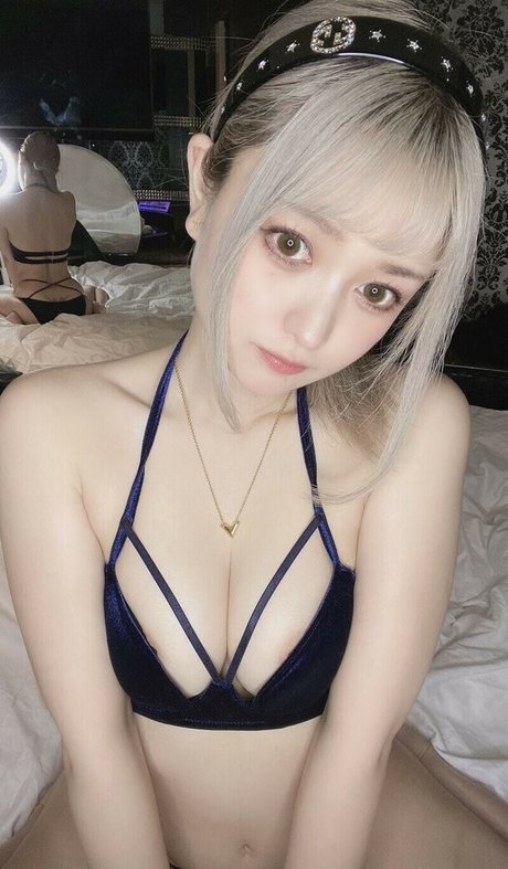 Noraneko model top photos