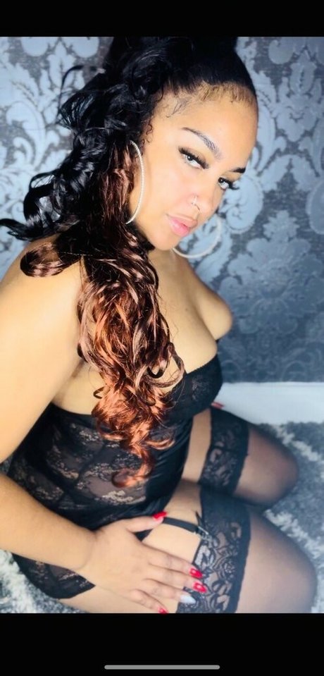 Stargirlsarah19x erotic actress pics