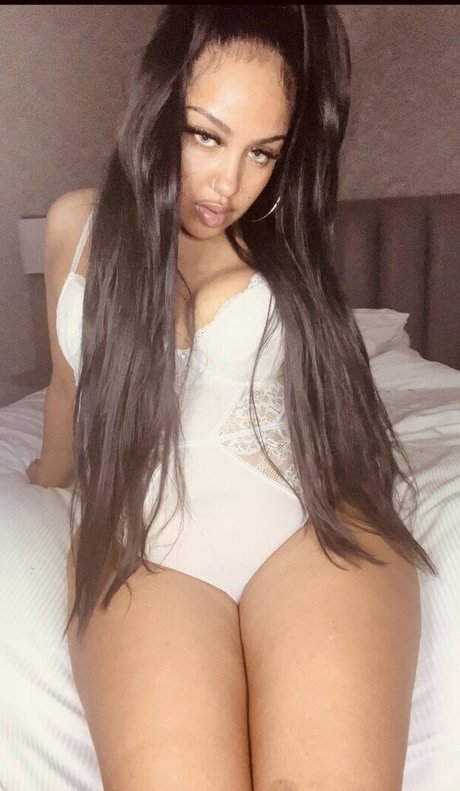 Stargirlsarah19x model pornographic pics