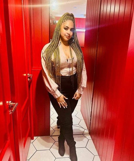 Stargirlsarah19x pornstar erotic archive