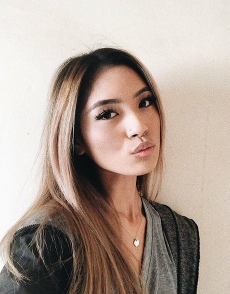 Iris Haw erotic pornstar photos