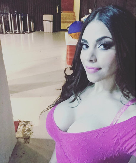 black cuckold onlyfans sexy pic