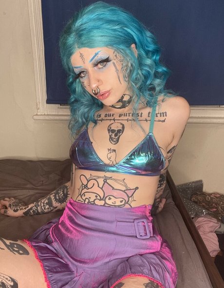 Piaisevil pornographic model pic