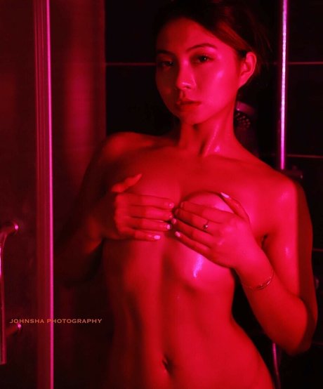 Amber Chan model hot img