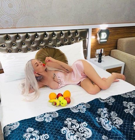 Merve Sanay star nudes photo