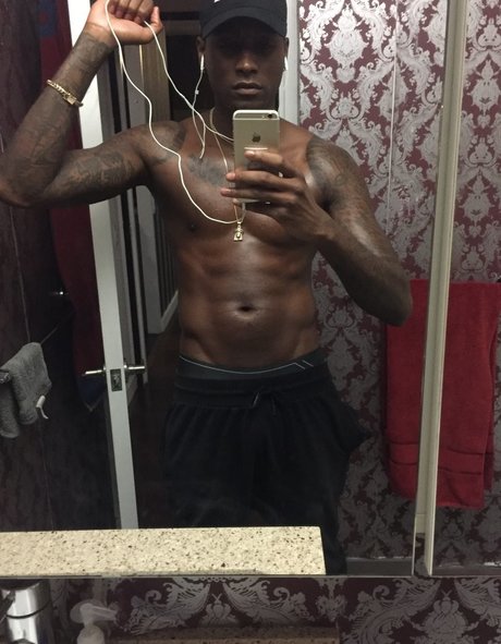 Noel Berry model sex archive