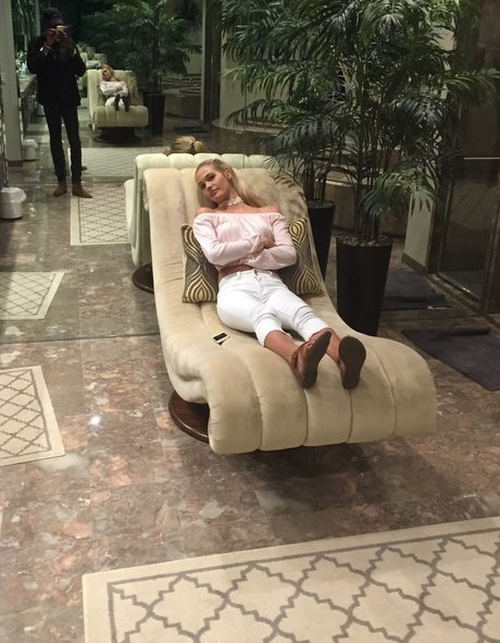 Noel Berry star top galleries