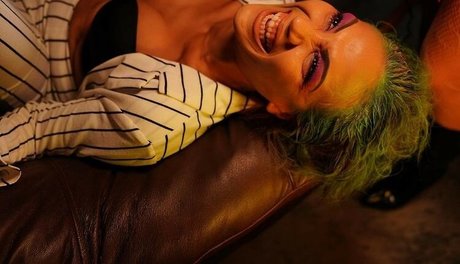 Salina De La Renta exclusive actress image