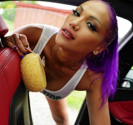 Salina De La Renta art model pictures