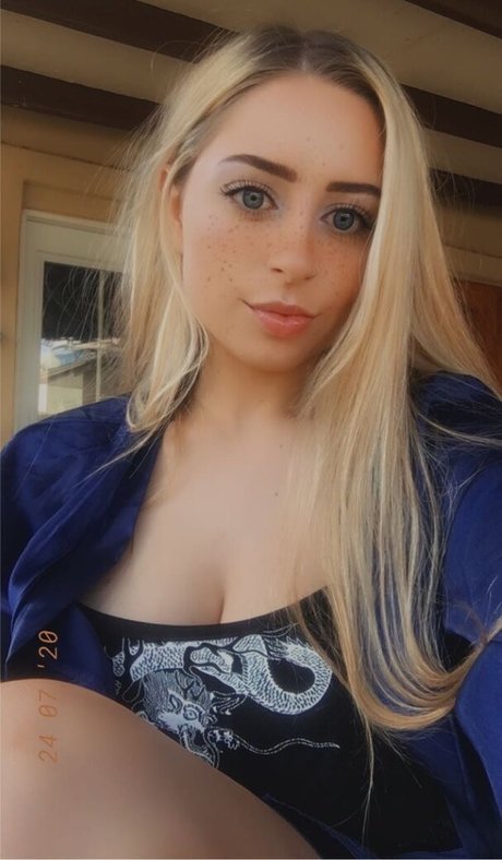 20 years old onlyfans beautiful img