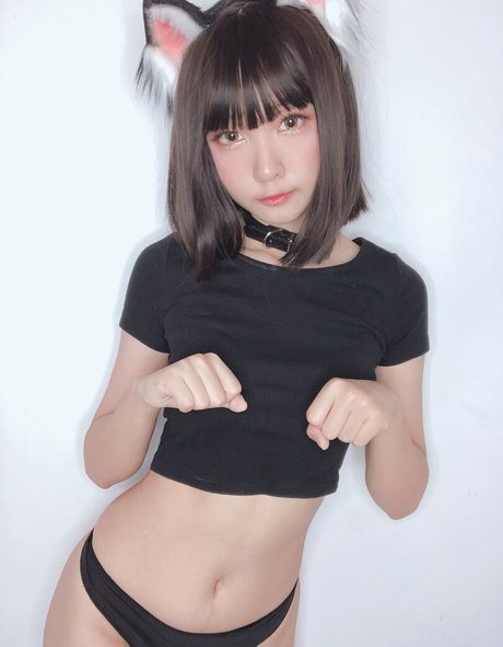 kiyomi naked model pic