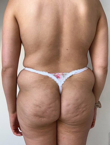 Nelly London sexy actress photo