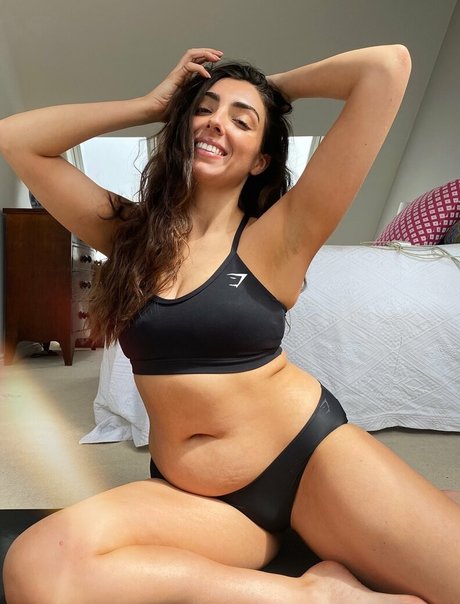 Nelly London model pretty image