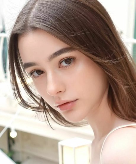 Dasha Tarab sexy star images