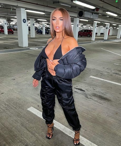 Demi Jones xxx model archive