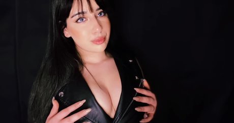 dripping wet pussy onlyfans naked gallery