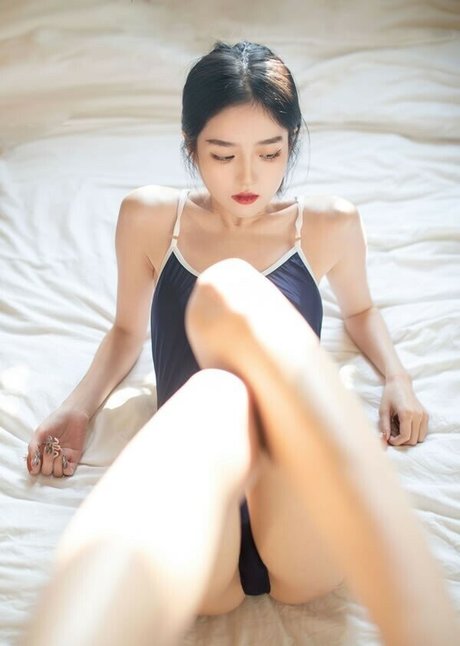 linsivvi303 model erotic photos