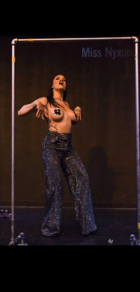 amateur blonde onlyfans porn image