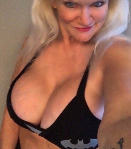 Sandie Lee model art pictures