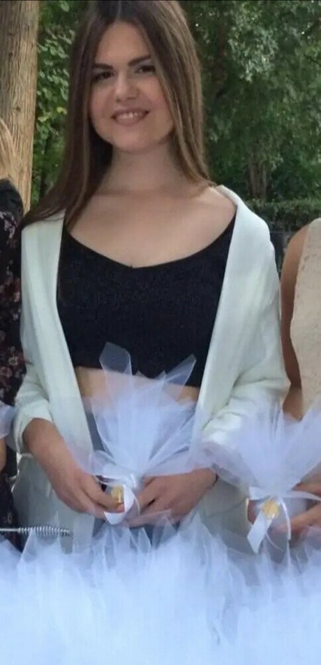 eating onlyfans pornographic pic