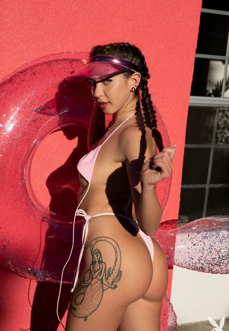 Lauryn Wolfe sexy star gallery