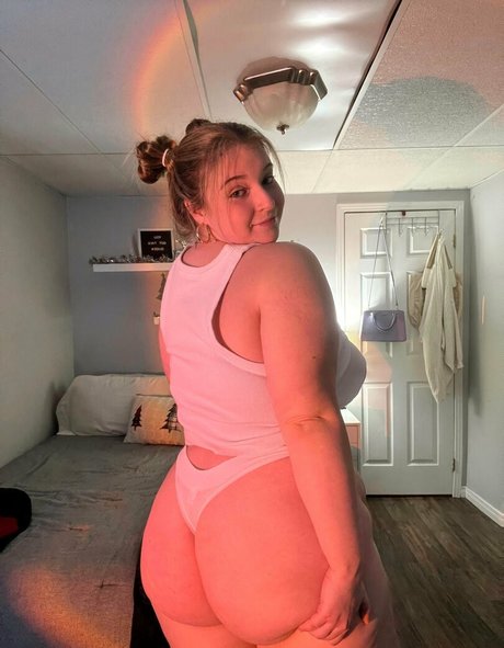 emlepage18 erotic pornstar img