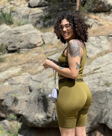 seekingsage pretty model image