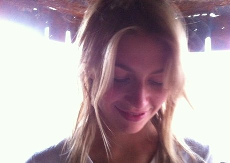 Annie McGinty exclusive actress pictures