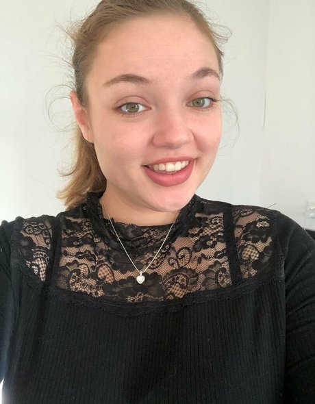 teen natural tits onlyfans hot sexy images