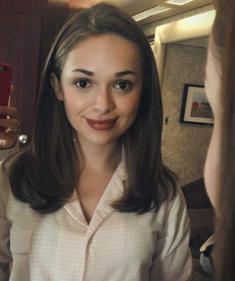 Alyssa Jirrels erotic actress pics