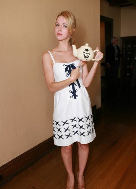 Alona Tal star top archive