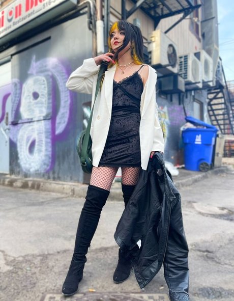 Bootz naked actress pics