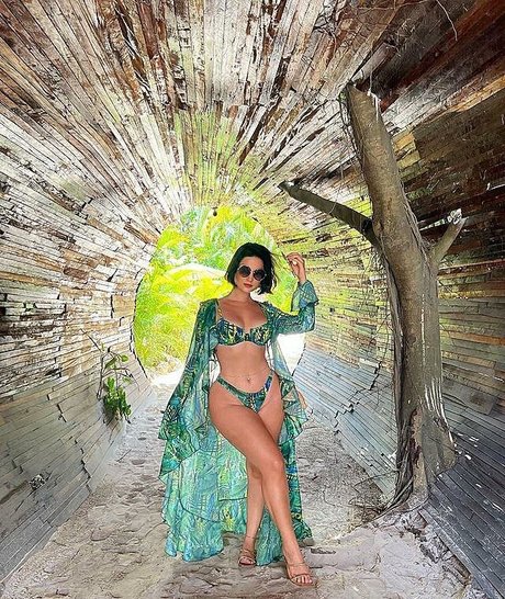 Claudiao1o pornstar naked picture