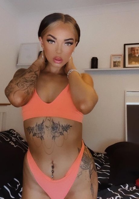 April Downes top star photos