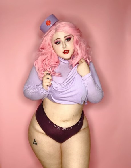 Miss Adrienne Park sexy actress pics