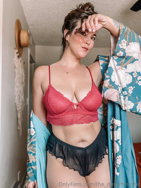 the desertmystic model xxx picture