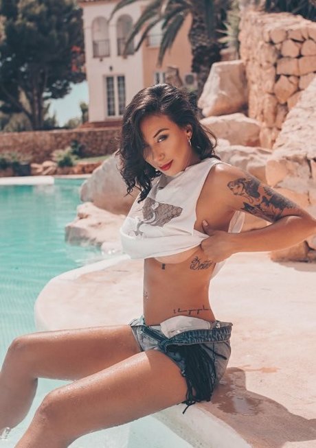 La tiguerita model hd picture